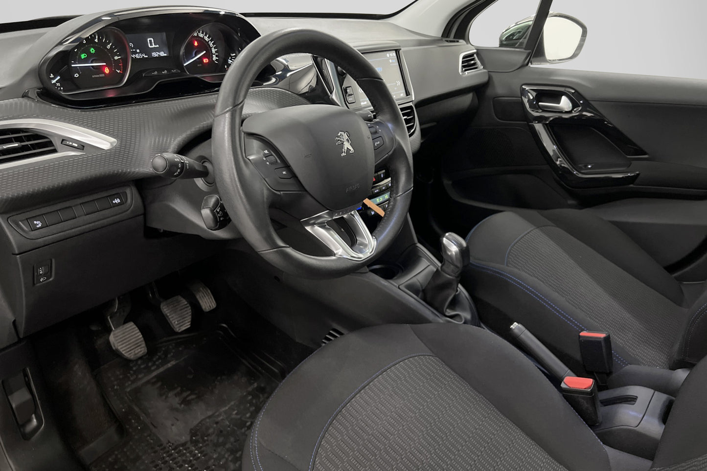 Peugeot 208 1.2 VTi 82hk Style Pano Sensorer CarPlay Välserv