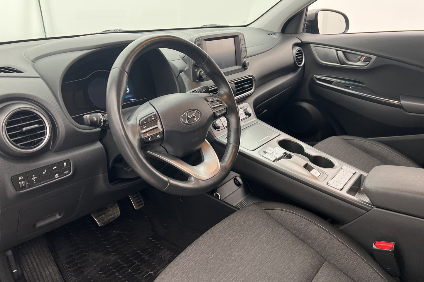 Hyundai Kona Electric 64 kWh 204hk Essentials Kamera Värmare