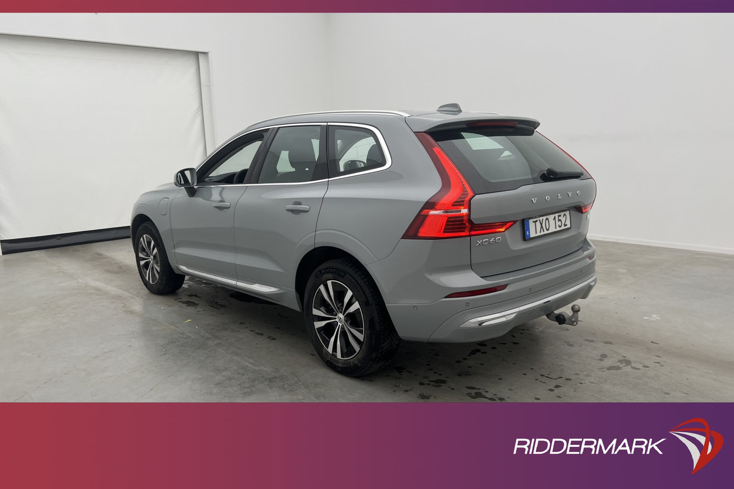 Volvo XC60 Recharge T6 AWD Core Bright Pano  360° Skinn Drag