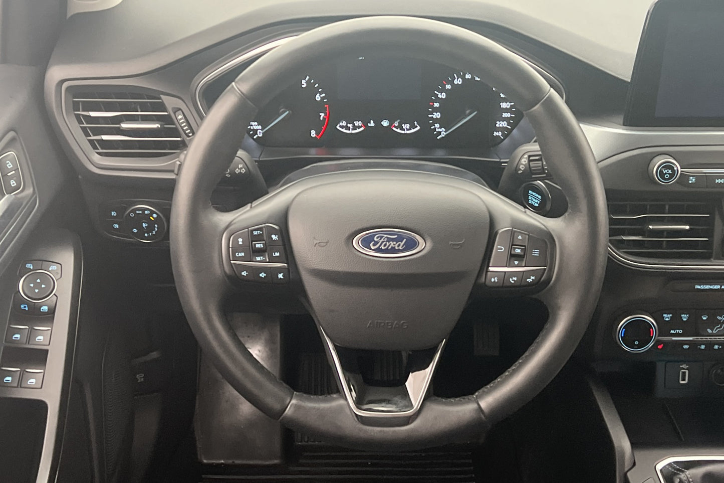 Ford Focus Active EcoBoost 125hk Kamera CarPlay  Rattvärme