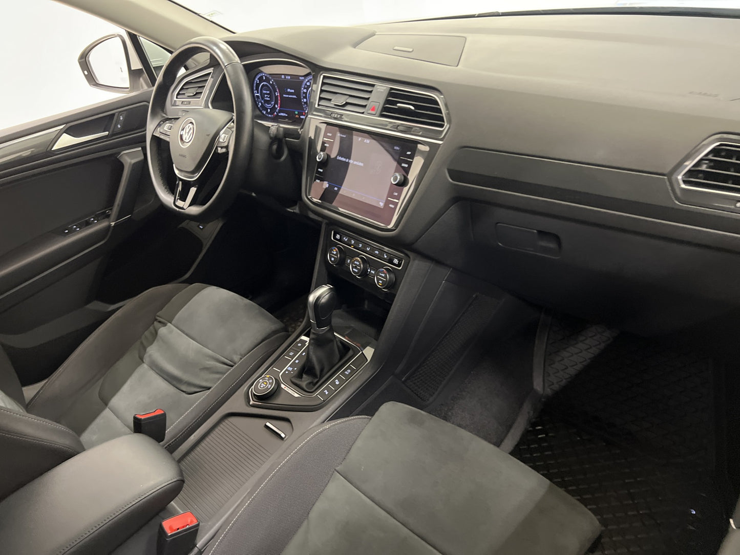 Volkswagen Tiguan Allspace 2.0 TDI 4M R-Line 7-Sits Värmare