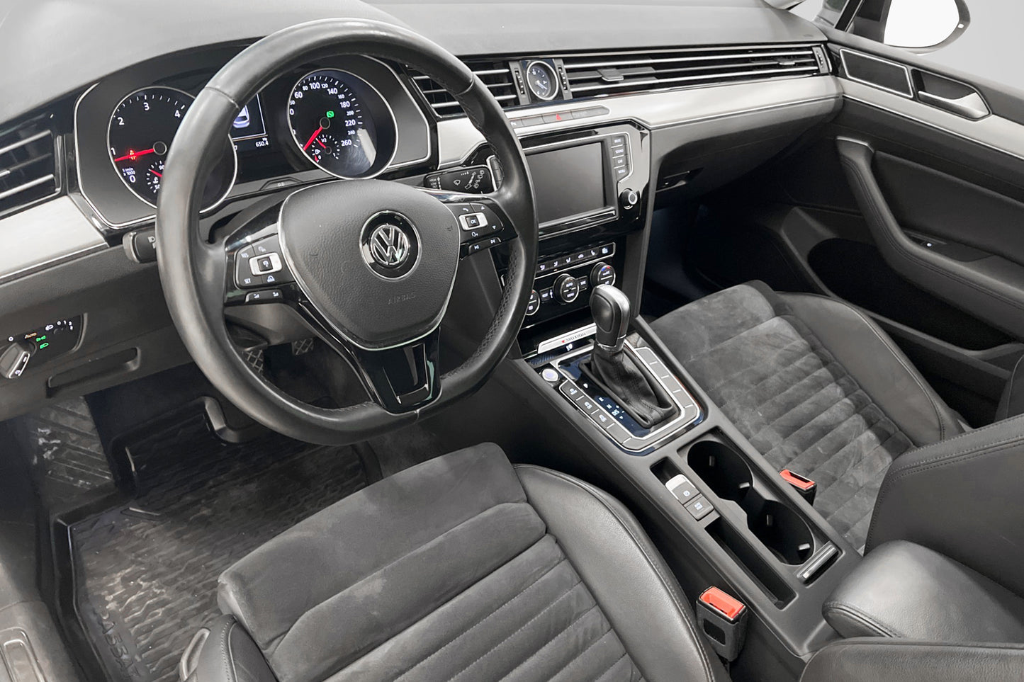 Volkswagen Passat 4M 190hk Bkamera Adaptiv Drag 6794Mil