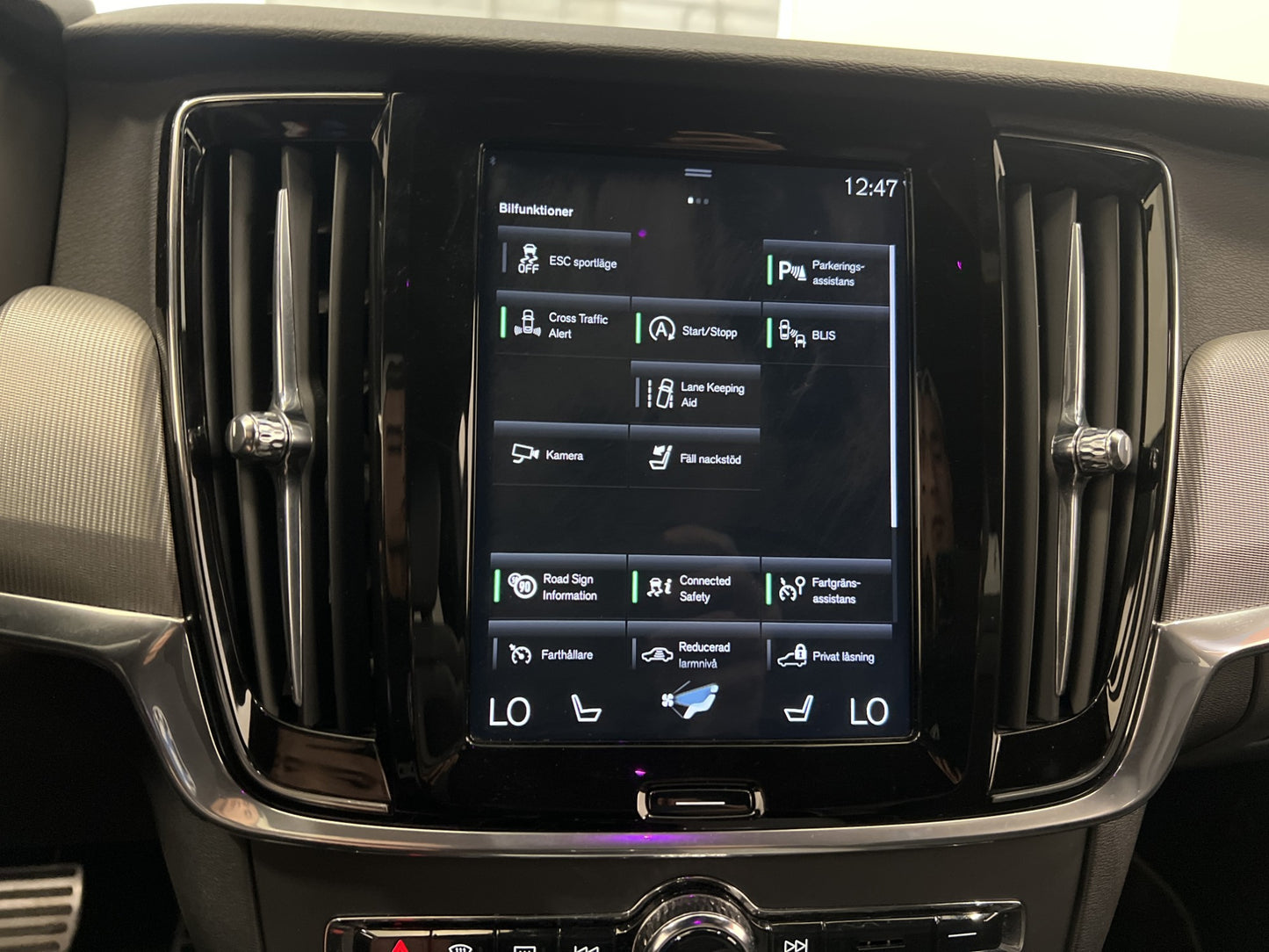 Volvo V90 T4 190hk R-Design VOC Värm BLIS Dragkrok Carplay