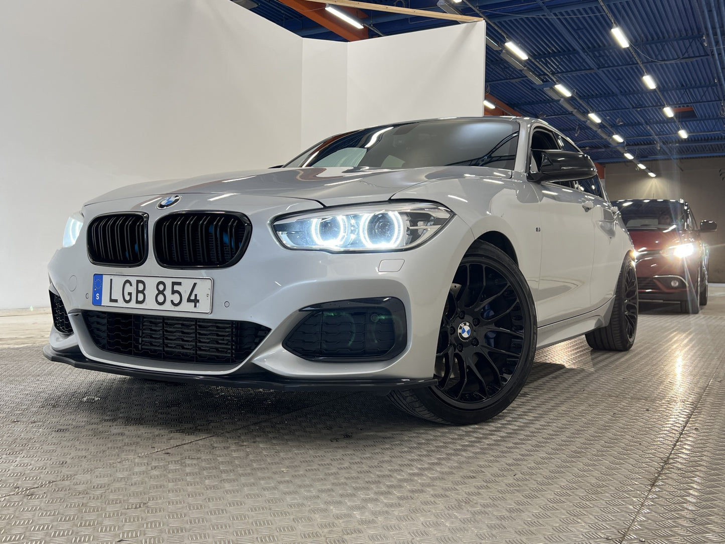 BMW M135i xDrive 326hk Taklucka Navi H/K Alcantara