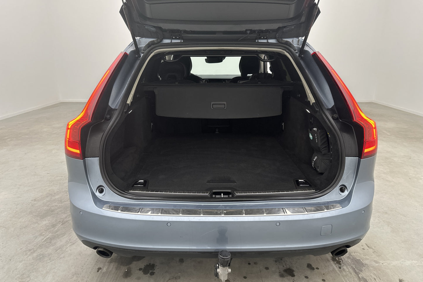 Volvo V90 T4 190hk Momentum Advanced P-Värm VOC B-Kamera GPS