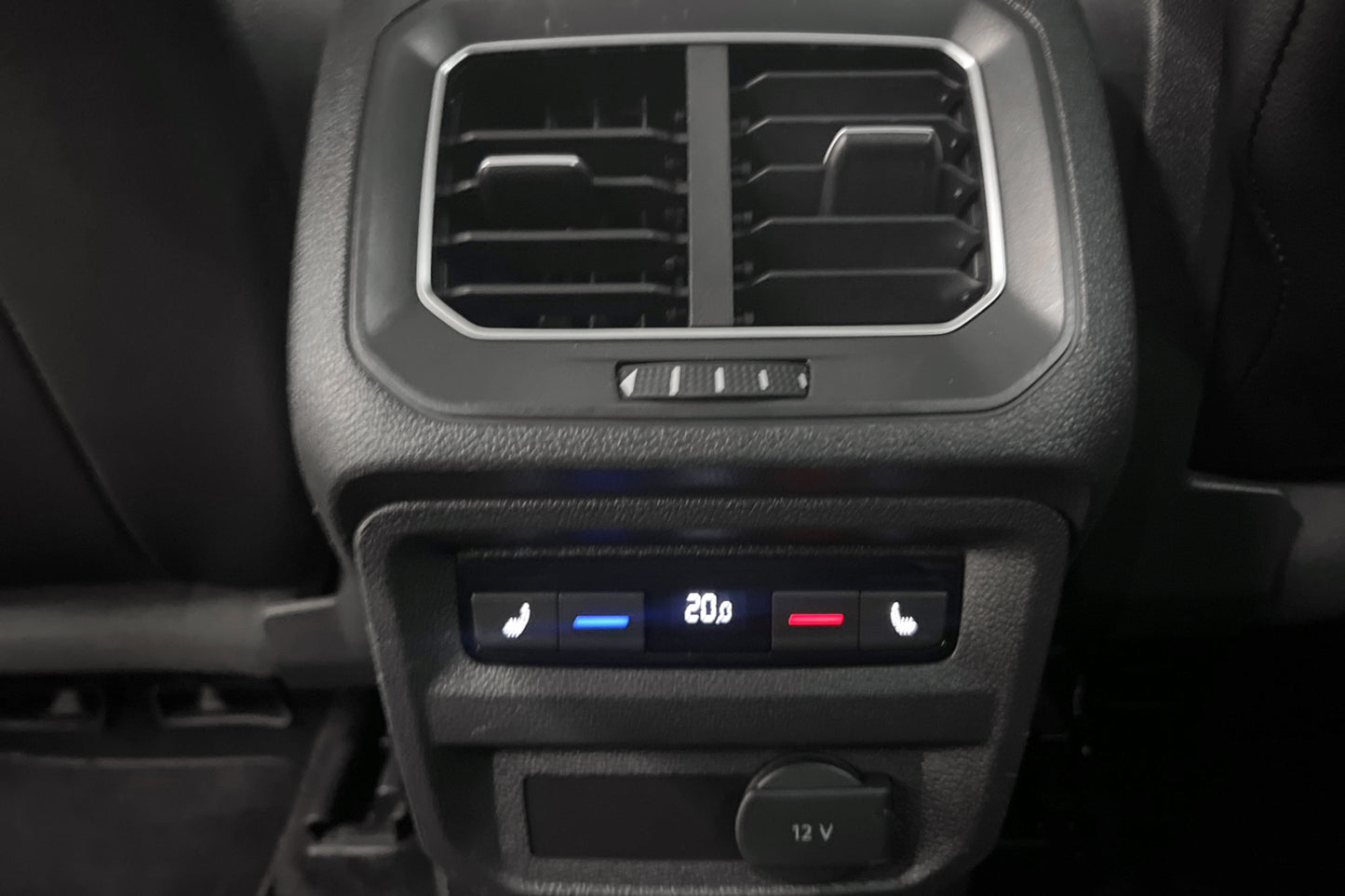 Volkswagen Tiguan 2.0 TDI 4M GT DVärm Cockpit Pano HUD Skinn