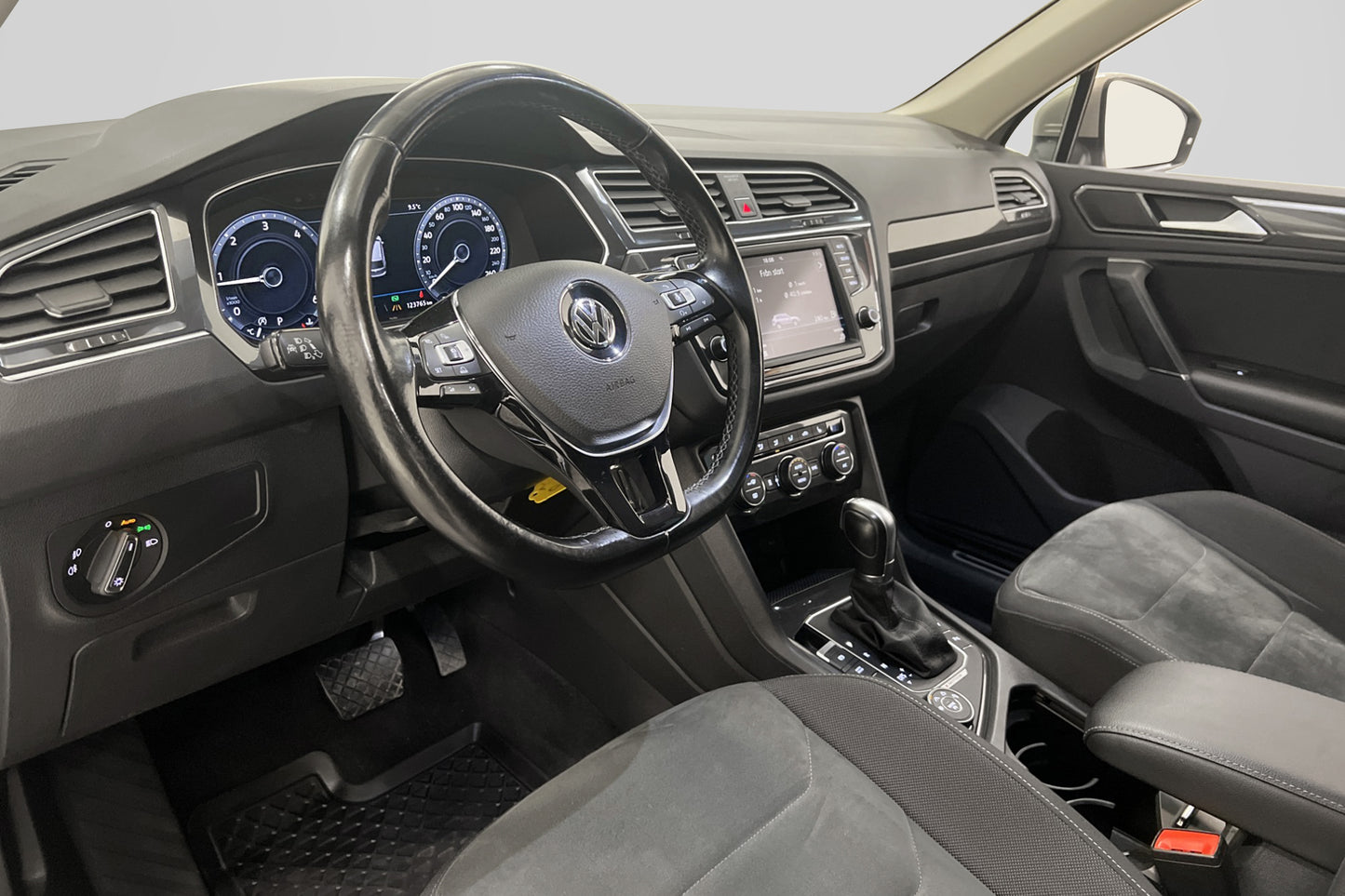 Volkswagen Tiguan 2.0 TDI 190hk Cockpit Värmare Drag B-kam