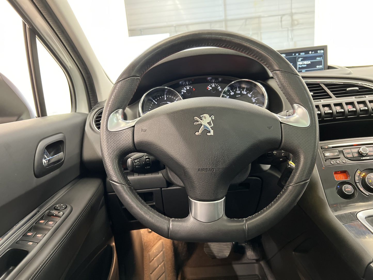 Peugeot 3008 1.6 BlueHDi 120hk Pano Kamera HUD Drag Navi