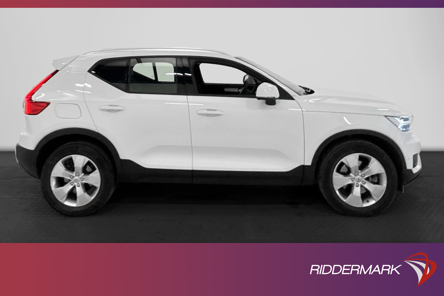 Volvo XC40 T4 190hk Momentum P-Värmare Navi 1924Mil