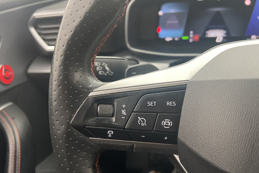 SEAT Leon ST e-Hybrid 204hk FR Beats Cockpit Kamera Drag