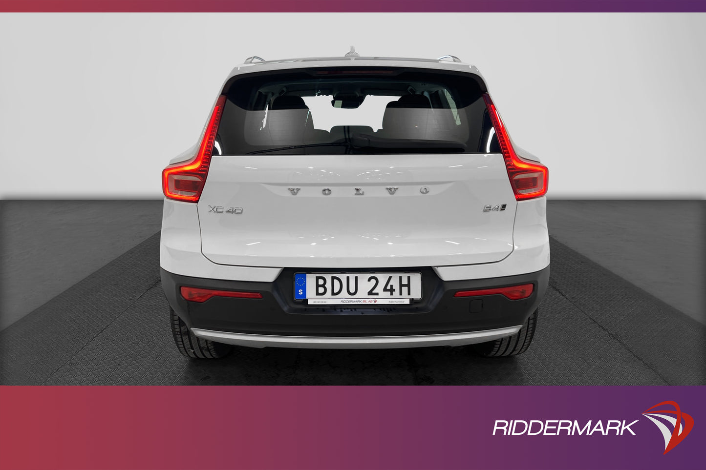 Volvo XC40 B4 AWD 197 hk VOC Navi P-sensorer Backkamera