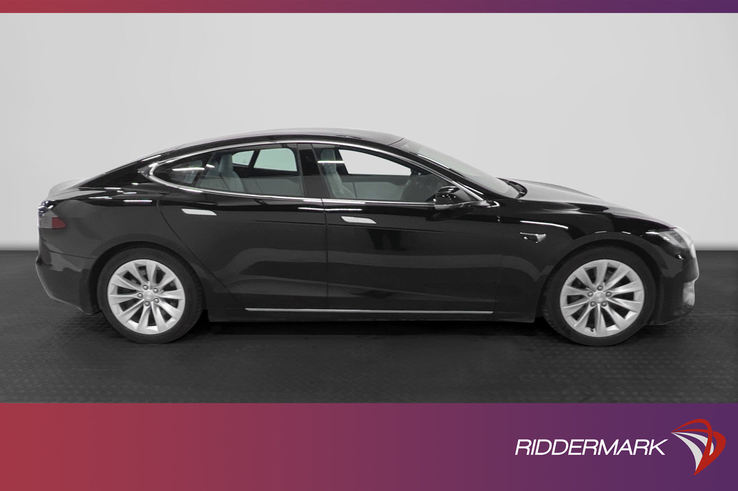 Tesla Model S Long Range AWD 423hk Ljus interiör MOMS AP