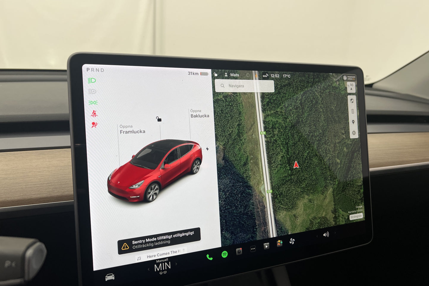 Tesla Model Y Long Range AWD En-bruk Dragkork MOMS Sv.Såld