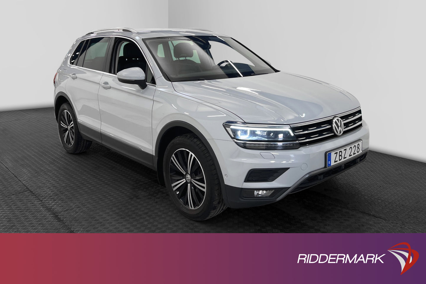 Volkswagen Tiguan 4M 190hk Executive Cockpit Läder 1-Ägare