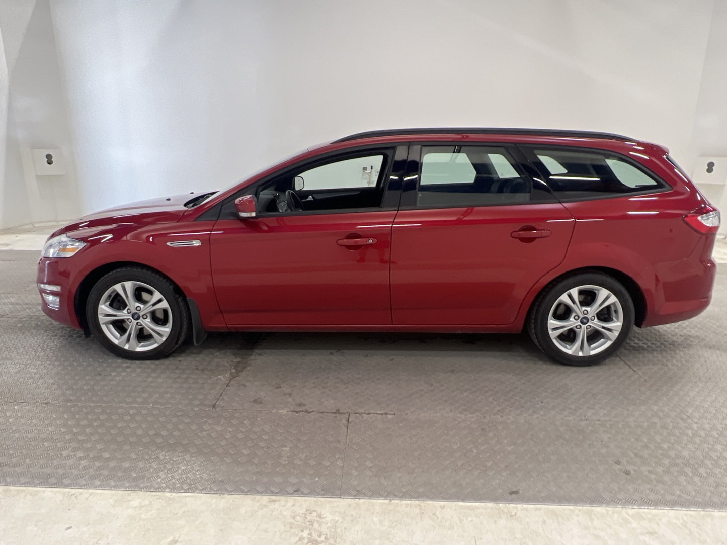 Ford Mondeo TDCi Halvskinn Farthållare Ny Servad 0.38l/mil