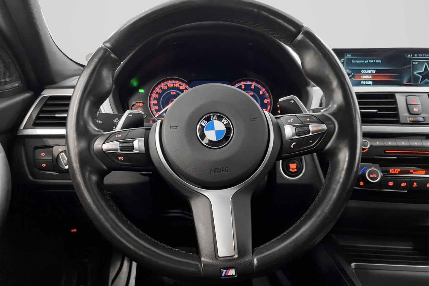 BMW 330i xDrive M Sport Kamera Pano H/K Drag Navigation