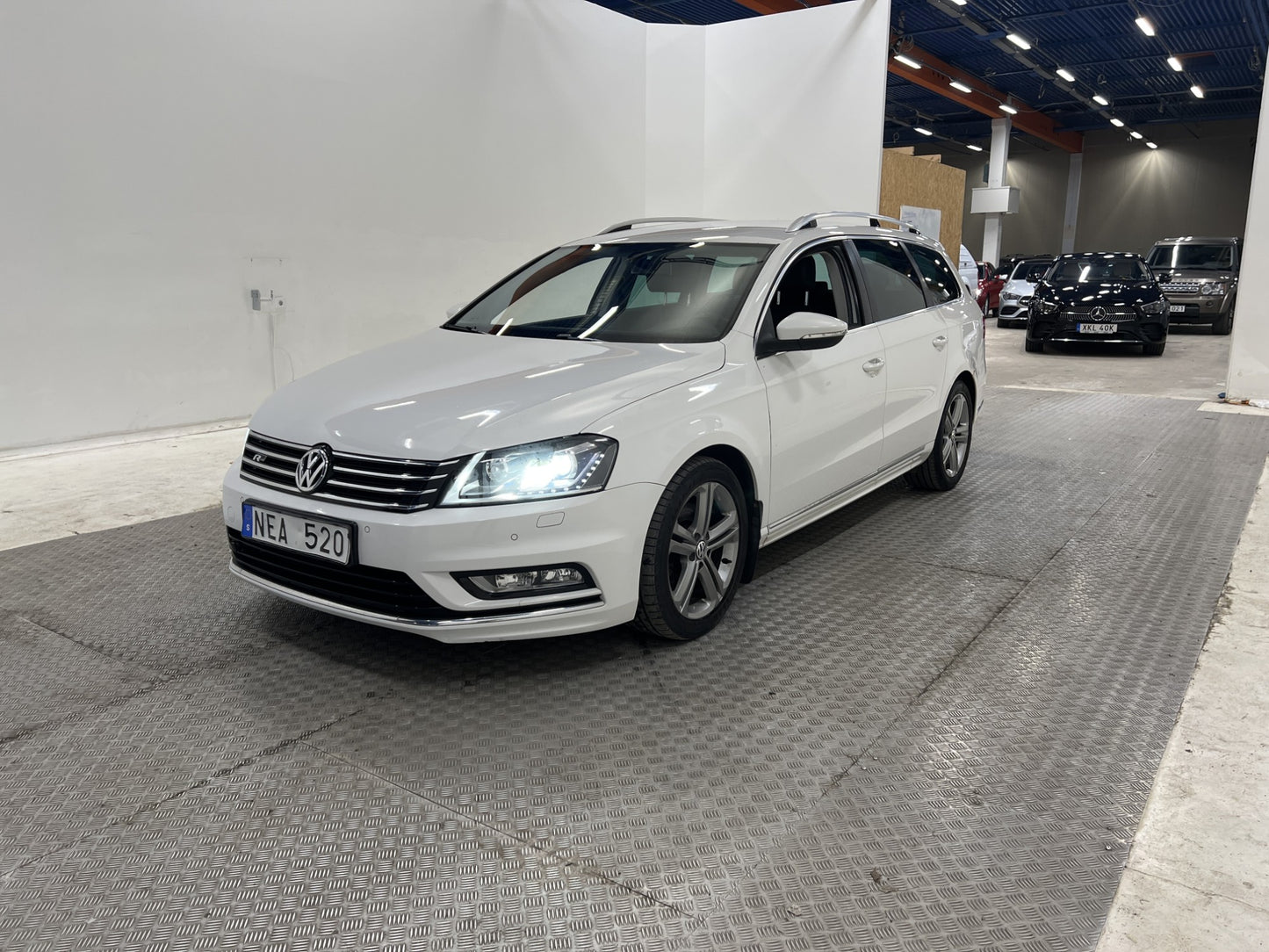 Volkswagen Passat 4M 170hk R-Line Bkamera Skinn M-Värm Drag