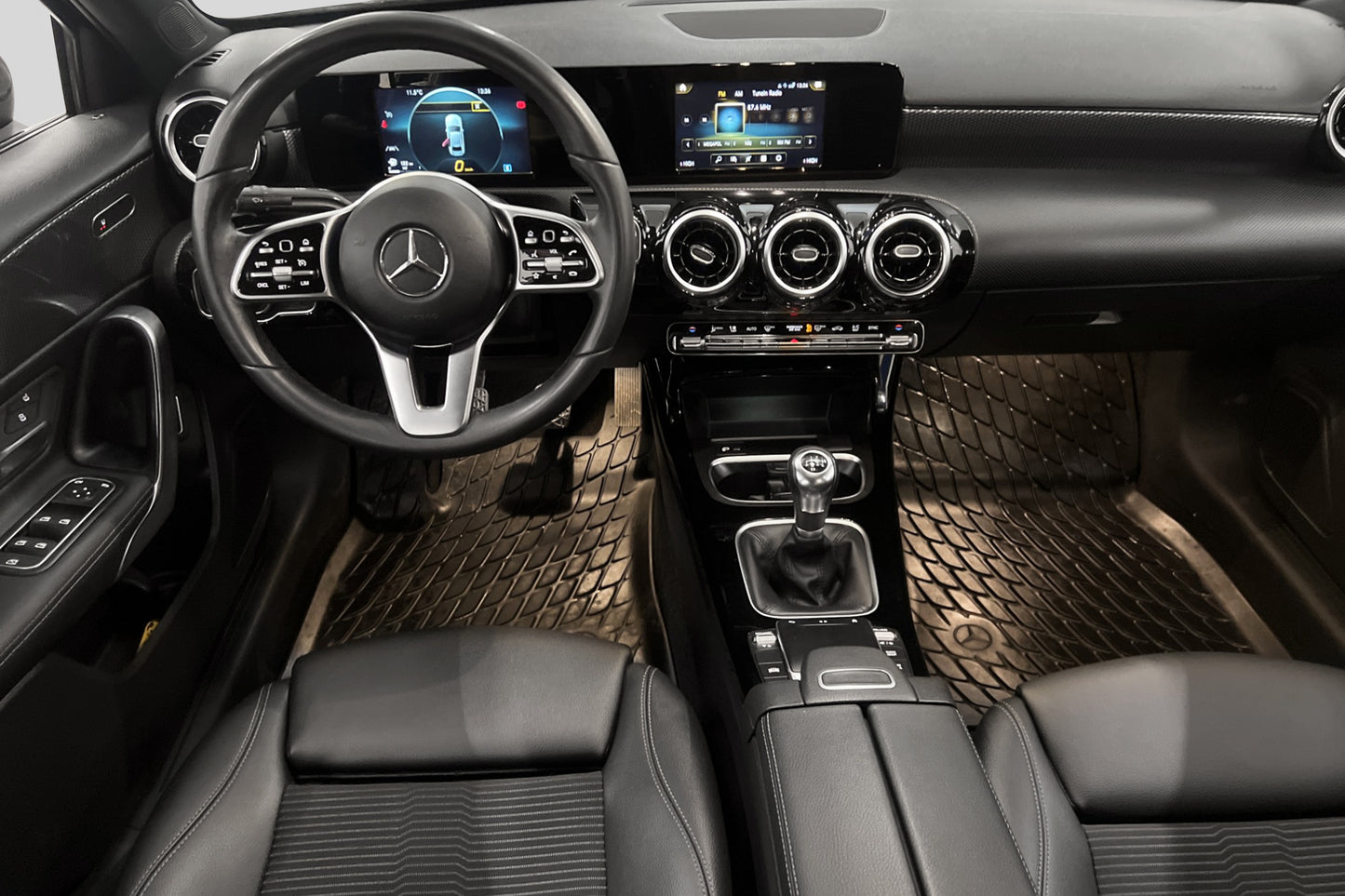 Mercedes-Benz A 180 Sedan 136hk Backkamera Skinn Carplay Eu6