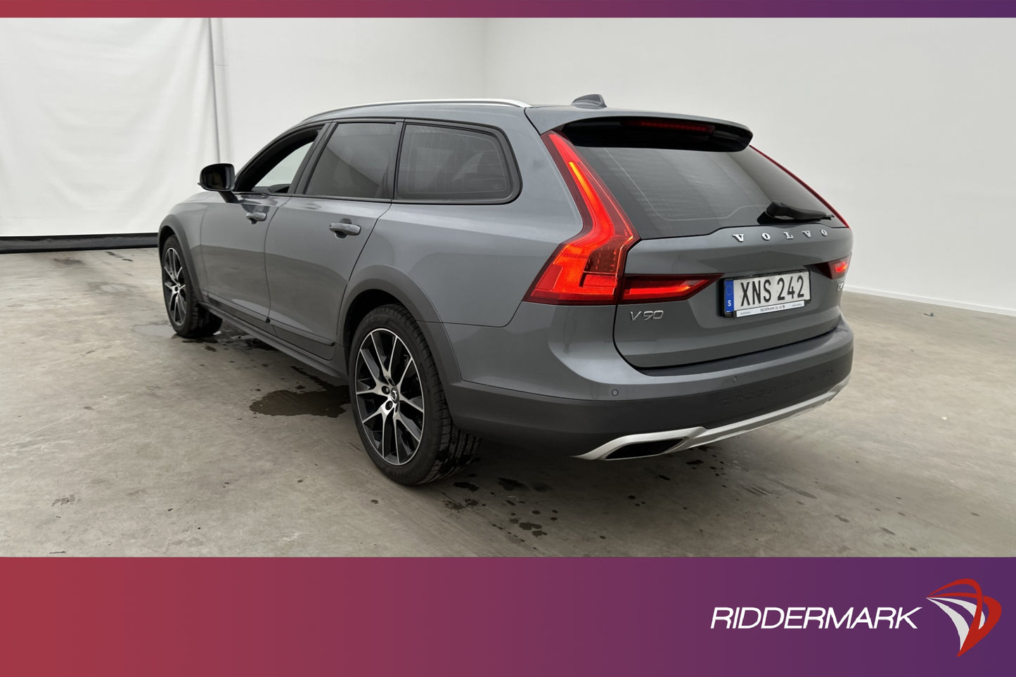 Volvo V90 Cross Country D4 AWD Pro D-Värmare Pano HUD Kamera