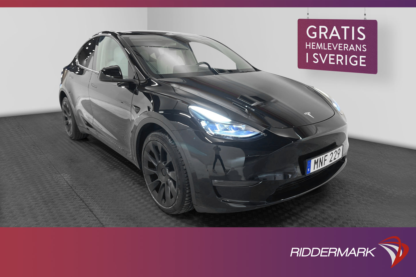 Tesla Model Y Long Range AWD 345hk Svensksåld Autopilot