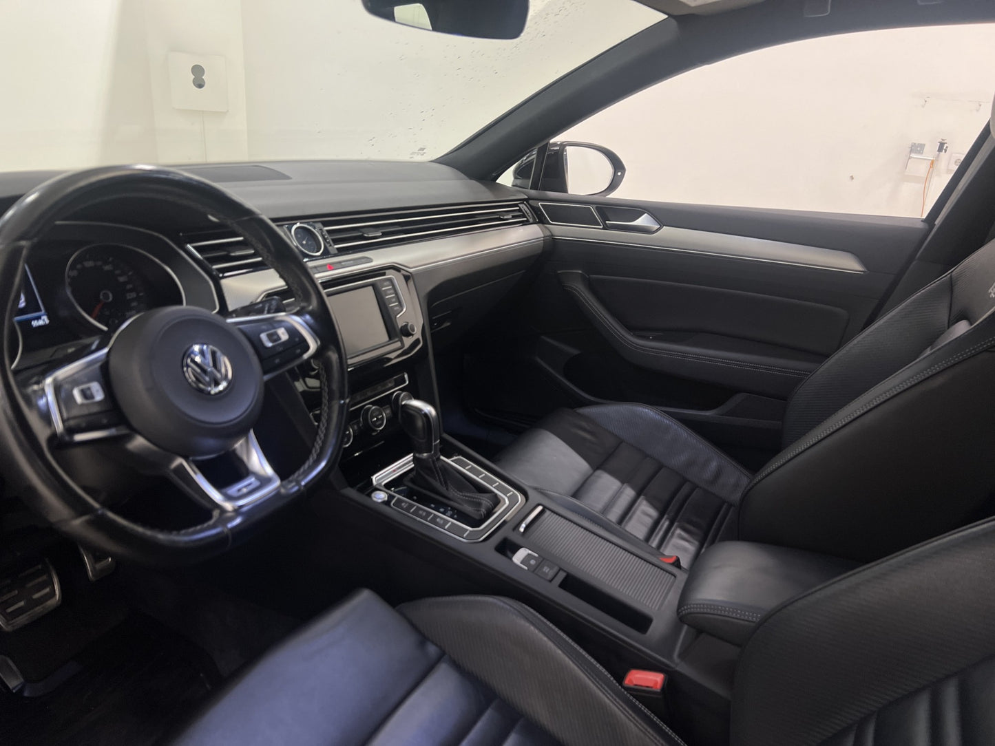 Volkswagen Passat 2.0 TDI 4M 190hk R-line Värmare Skinn Drag