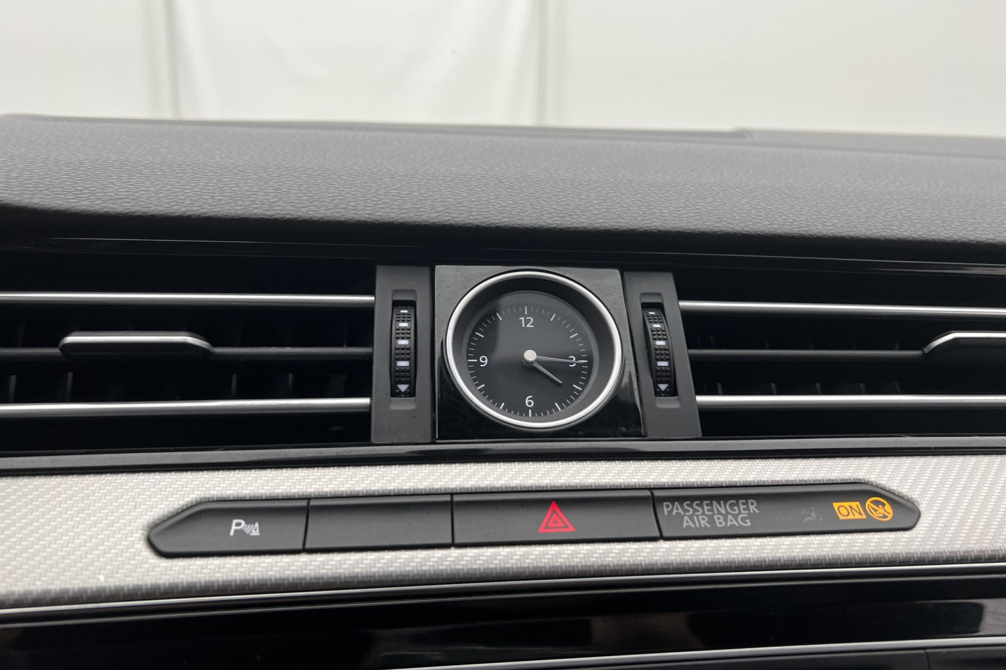 Volkswagen Passat 4M 190hk R-Line Värm Kamera CarPlay Drag