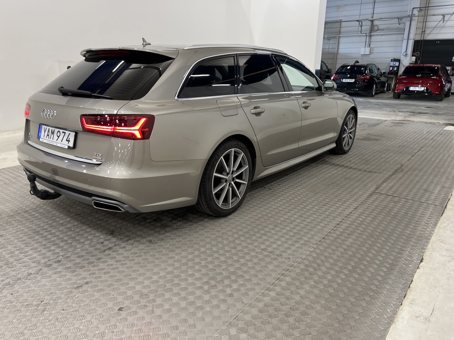 Audi A6 Avant 2.0 TDI Ultra 190hk S-Line Värmare Drag Skinn