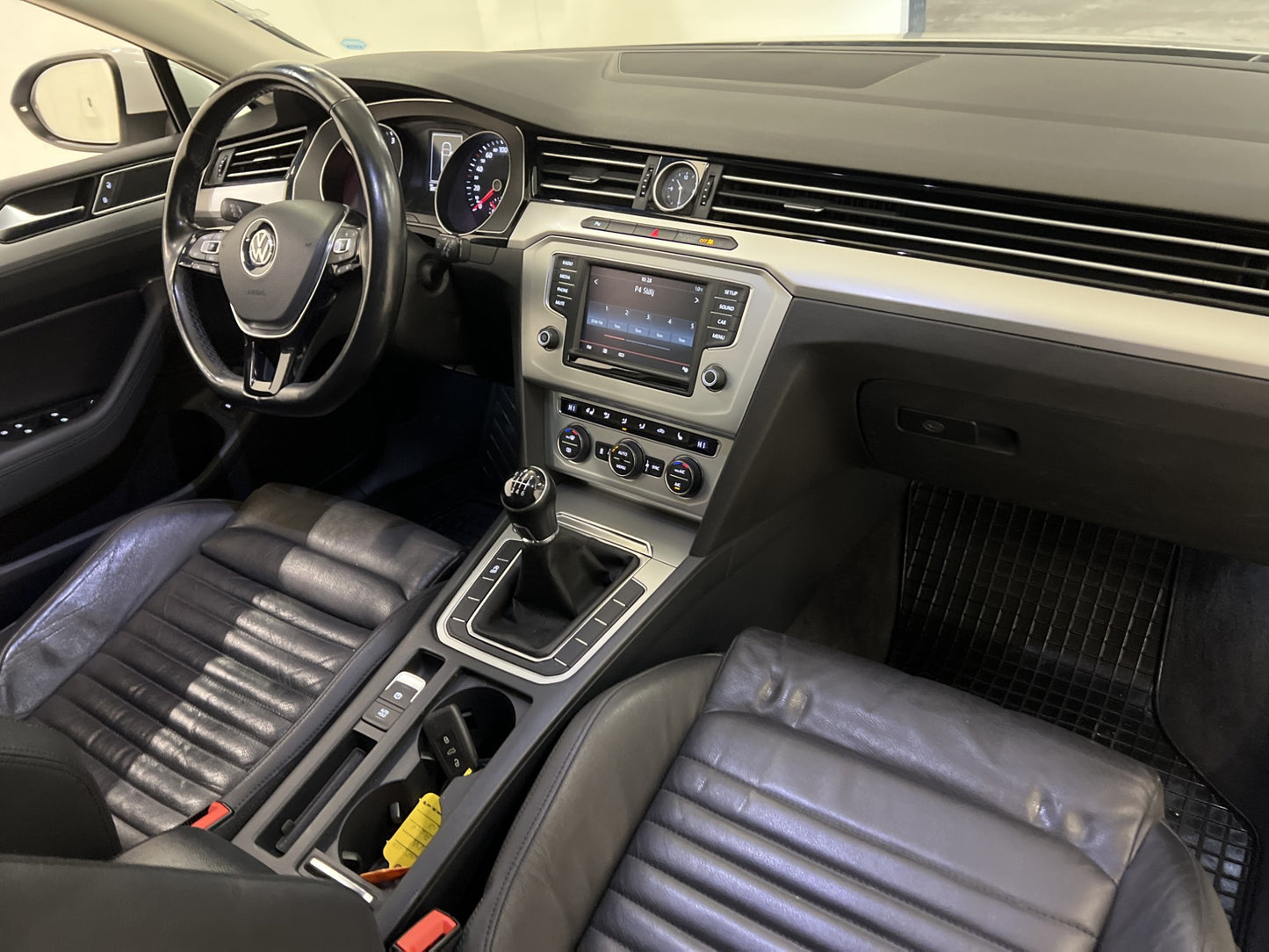 Volkswagen Passat Sportscombi TDI 150hk Executive Värmare