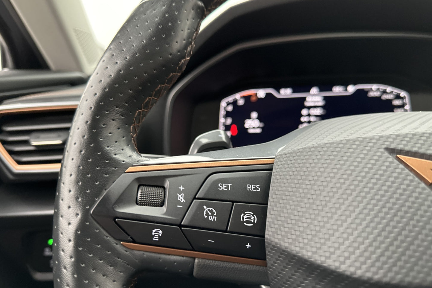 CUPRA Formentor 2.0 TDI 150hk 4Drive Cockpit B-Kamera D-Värm