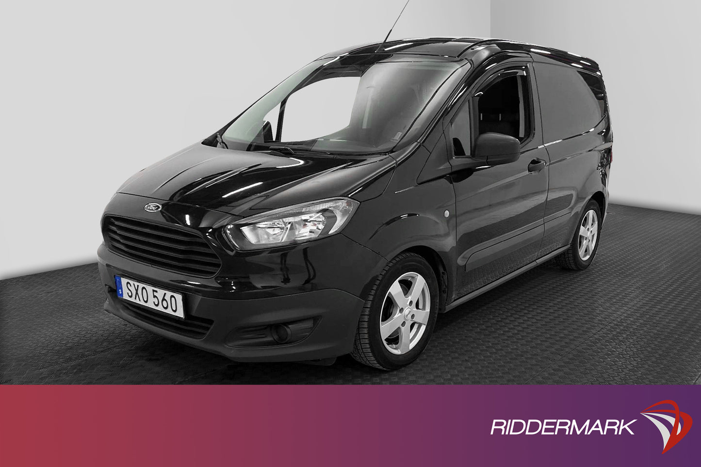 Ford Transit Courier 1.5 TDCi 75hk Värmare PDC Verkstad-inre