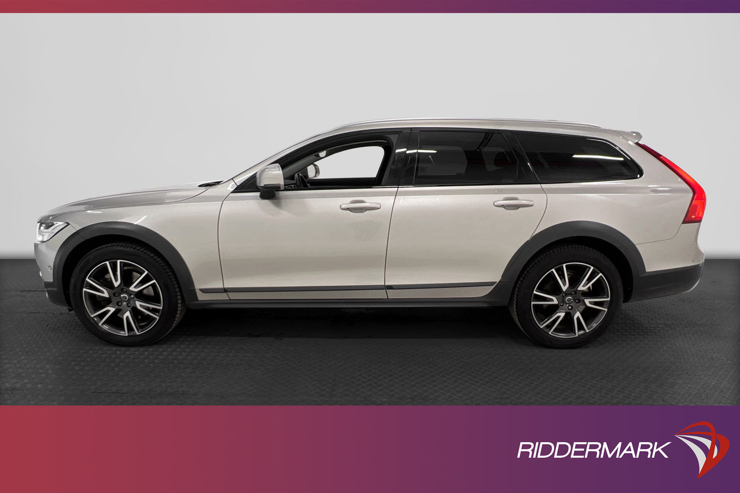 Volvo V90 Cross Country D5 AWD Inscription Pro B&W Pano 360°