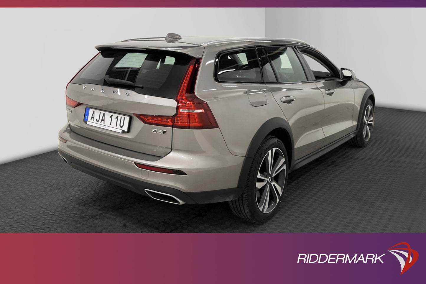 Volvo V60 Cross Country B5 AWD 250hk Momentum B-Kam H/K