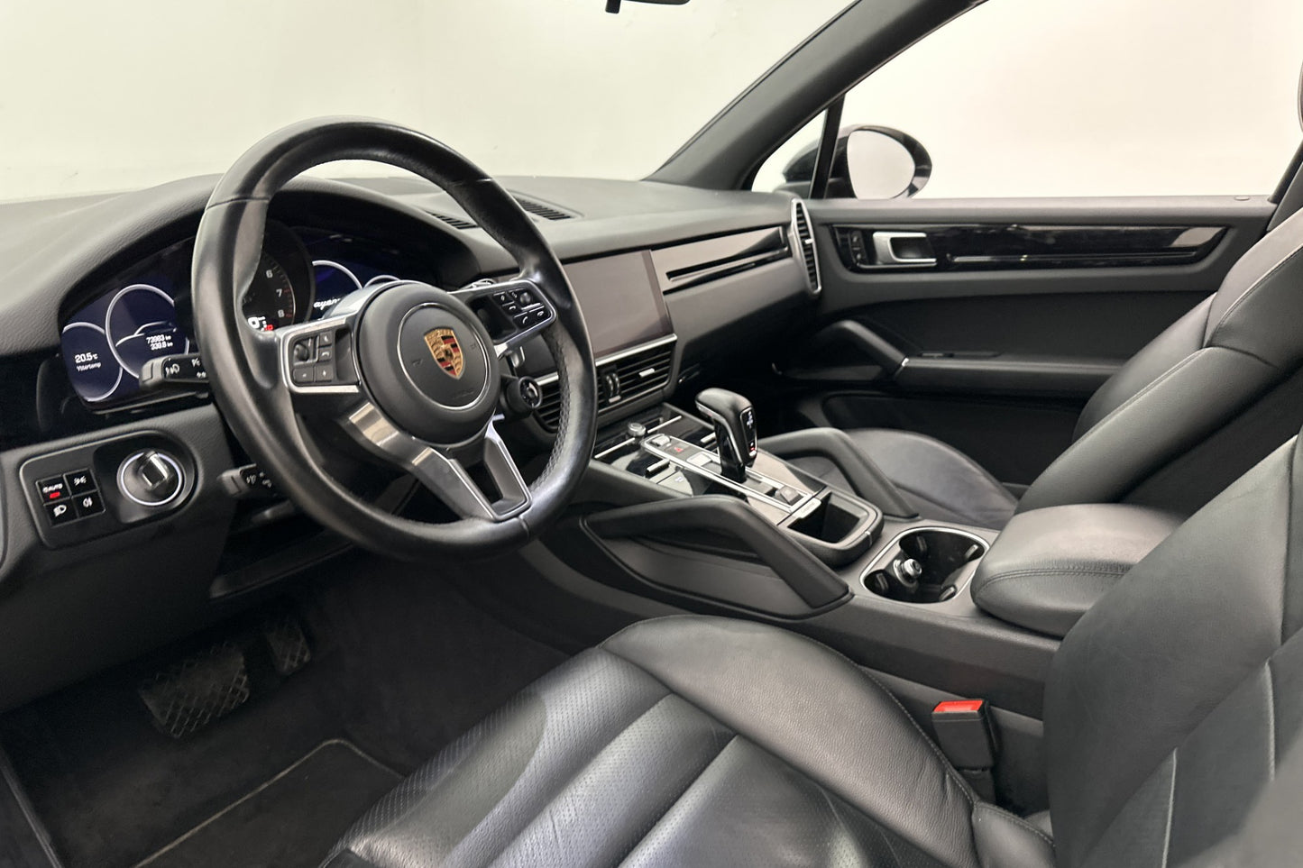 Porsche Cayenne E-Hybrid 462hk Chrono PASM Kamera Navi MOMS