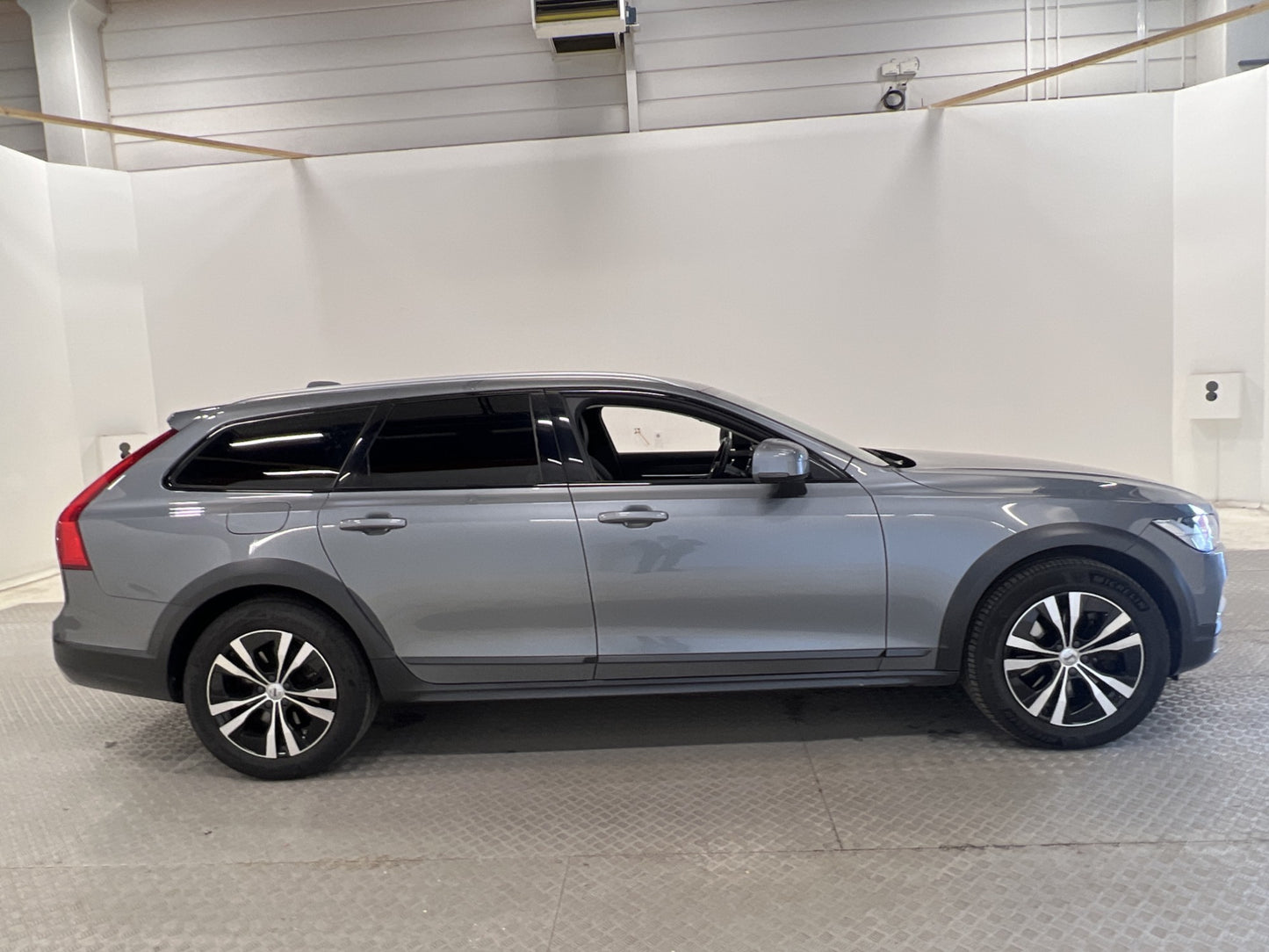 Volvo V90 Cross Country D4 AWD D-Värm VOC Skinn HUD 360° GPS