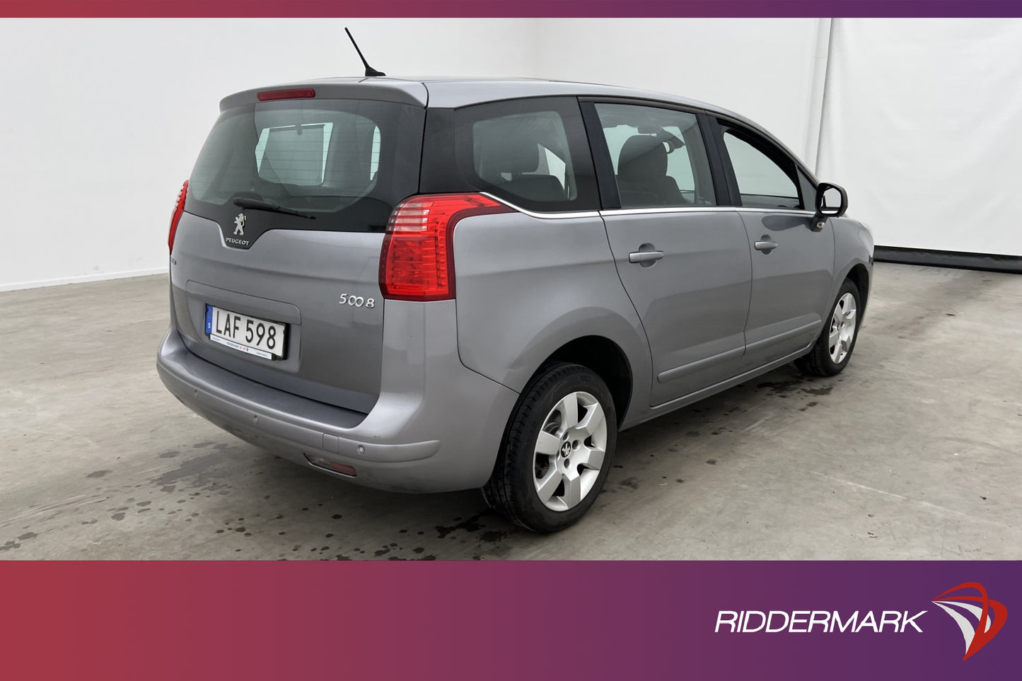 Peugeot 5008 BlueHDi 120hk 7-sits Pano Sensorer Välservad