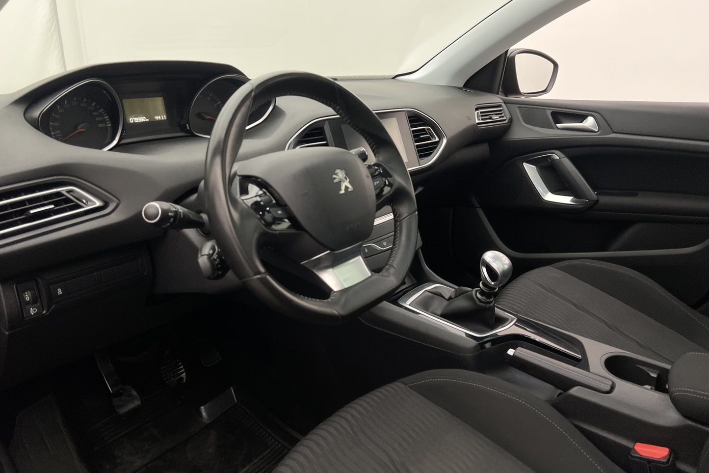 Peugeot 308 1.6 THP 125hk Active Pano Navi Sensorer Välserv