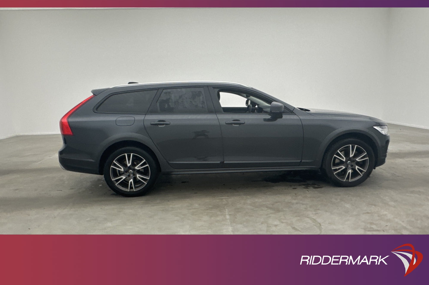 Volvo V90 Cross Country T5 AWD Pro VOC HUD Kamera Skinn Drag