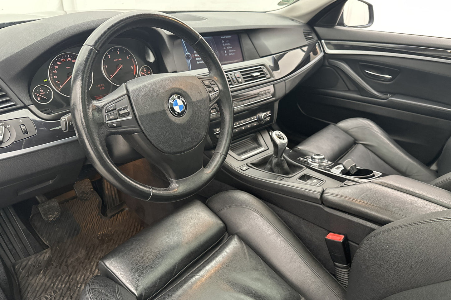 BMW 520 d Touring 184hk Panorama Navi Skinn Kamera Välservad