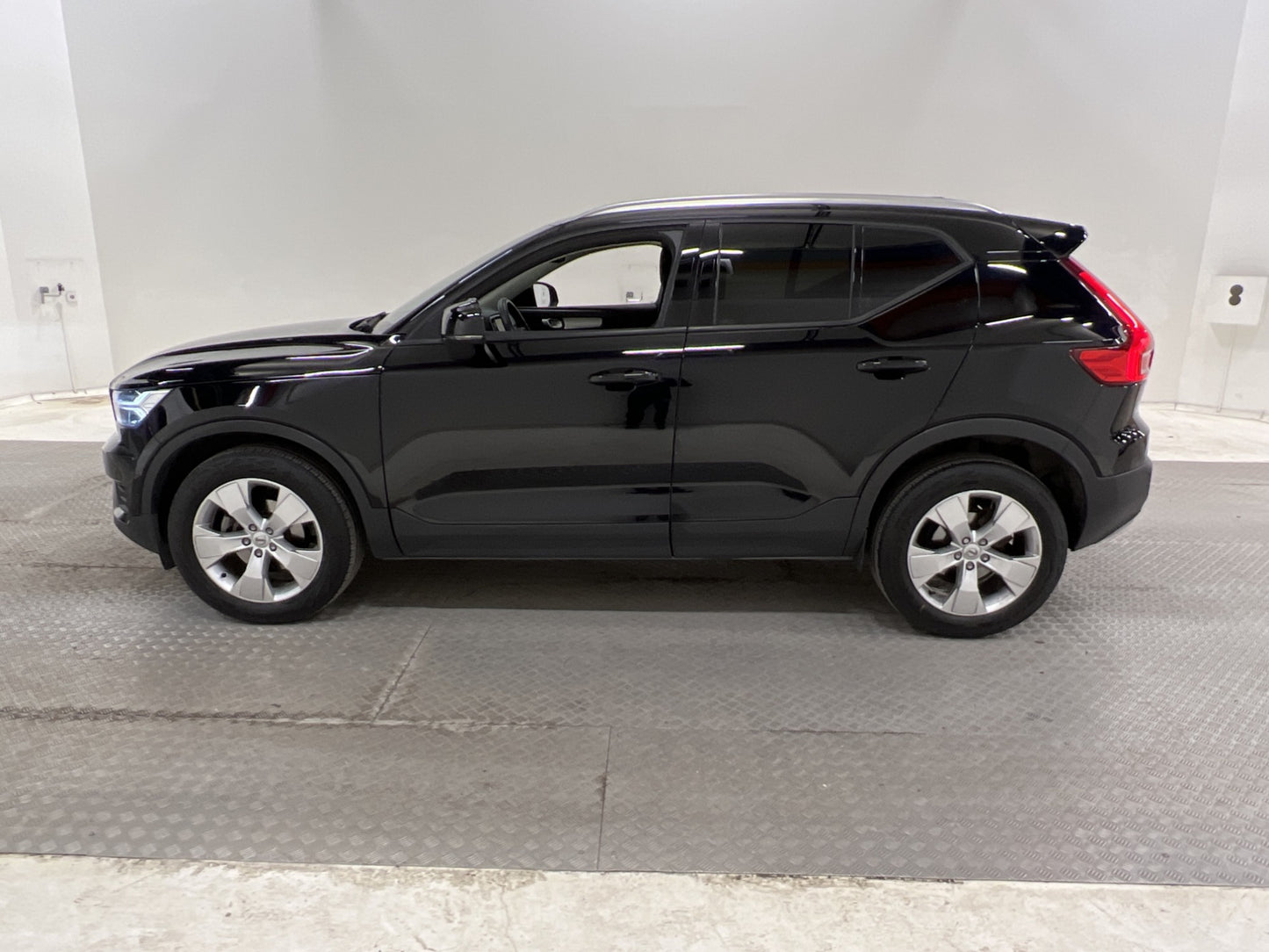 Volvo XC40 D3 150hk Momentum VOC Värmare Välservad