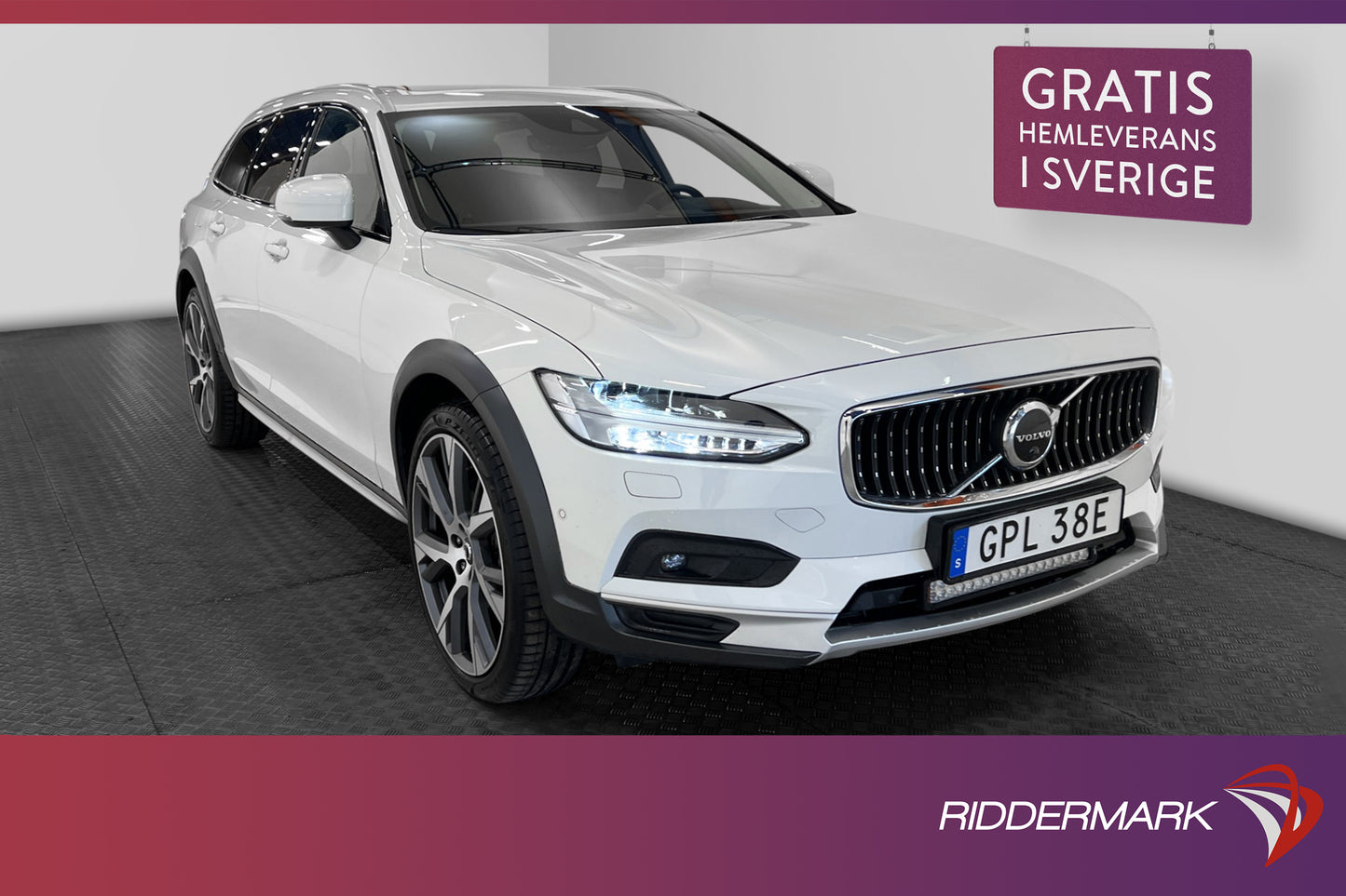 Volvo V90 Cross Country B4 AWD D-värm VOC B&W Pano 360 BLIS