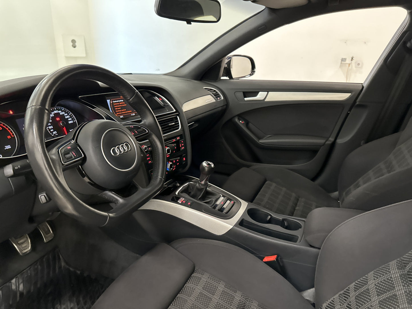 Audi A4 Sedan 2.0 TDI quattro Proline Sensorer Dragkrok