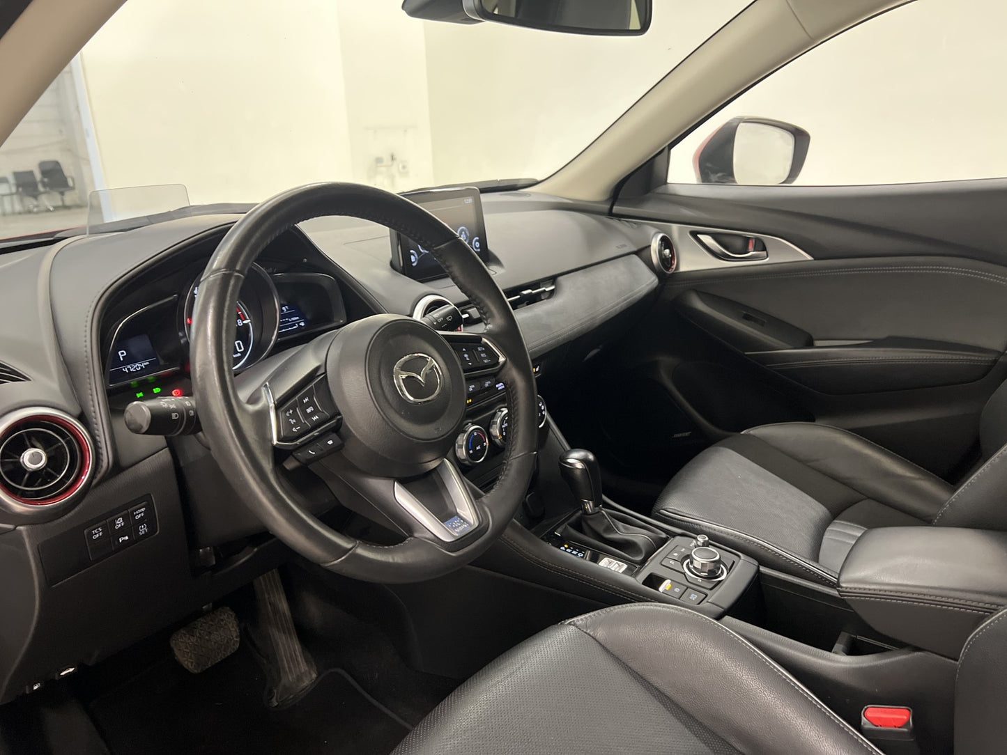 Mazda CX-3 2.0 SKYACTIV-G Optimum BOSE Skinn Kamera Navi HUD