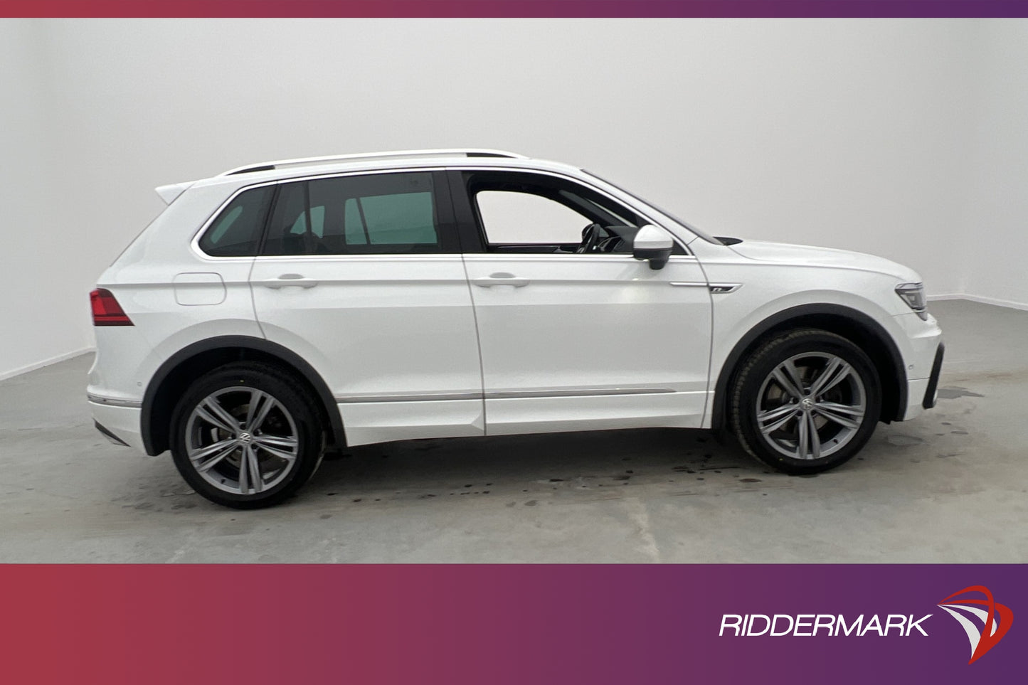 Volkswagen Tiguan 2.0 TSI 220hk 4M R-Line Cockpit Värmare