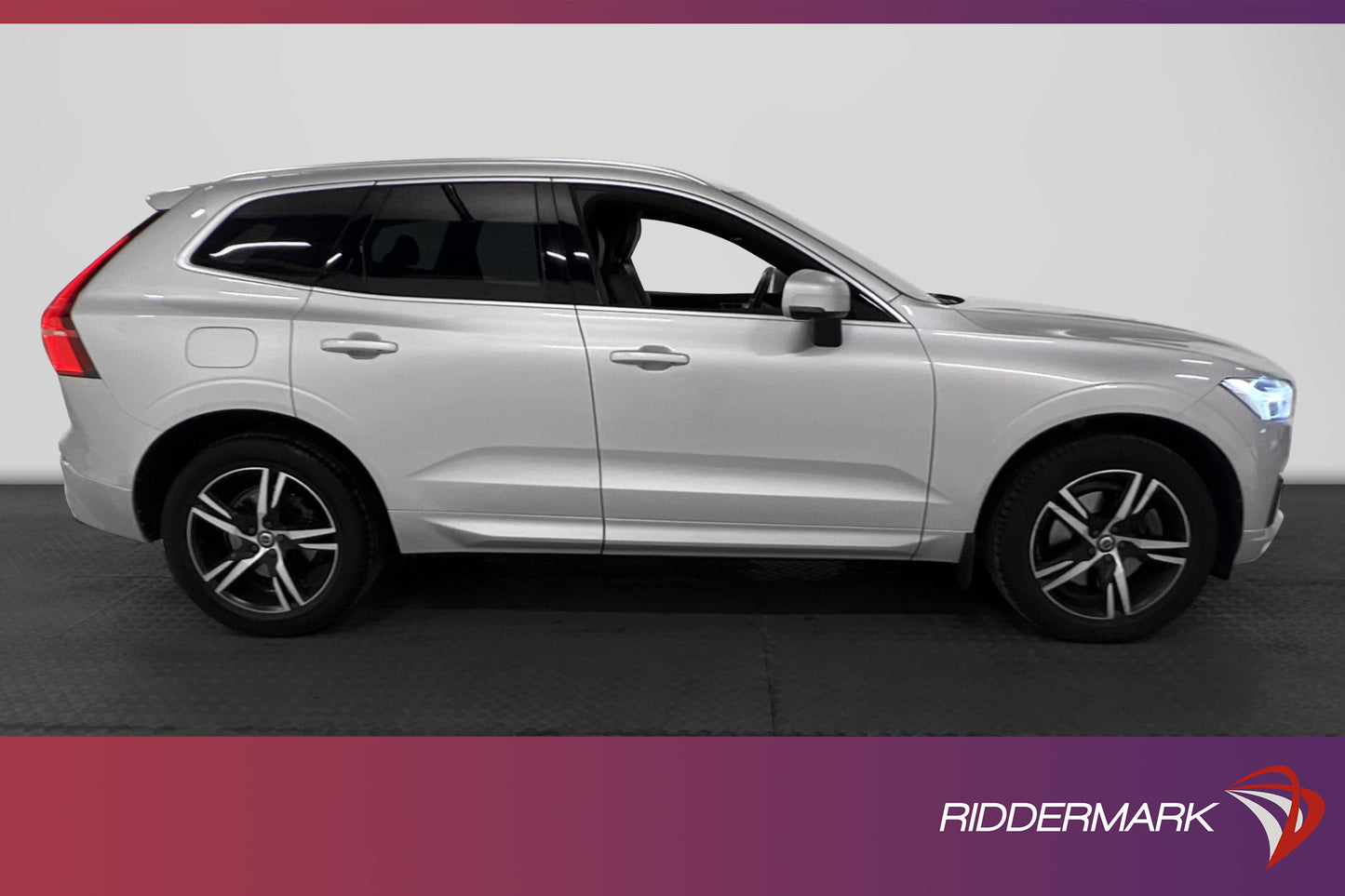 Volvo XC60 T5 AWD 250hk R-Design Pano VOC 360° Navi Drag