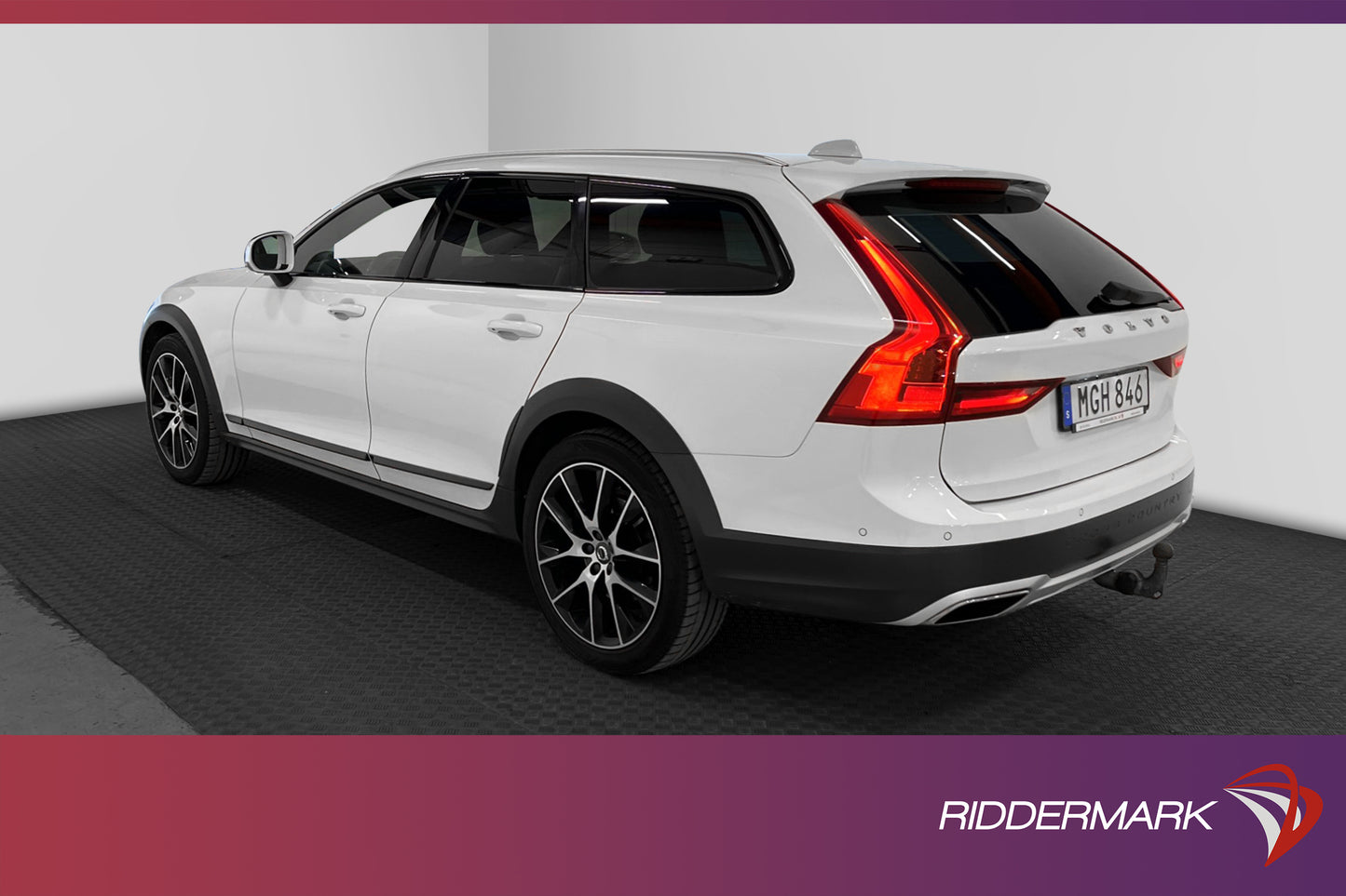 Volvo V90 Cross Country D4 AWD 190hk Plus VOC B-kam Drag HUD