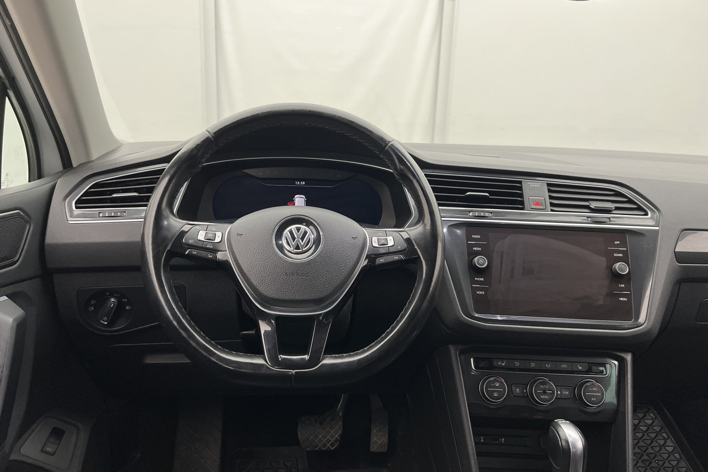 Volkswagen Tiguan 2.0 TDI 4M R-Line Cockpit Värm Kamera Drag