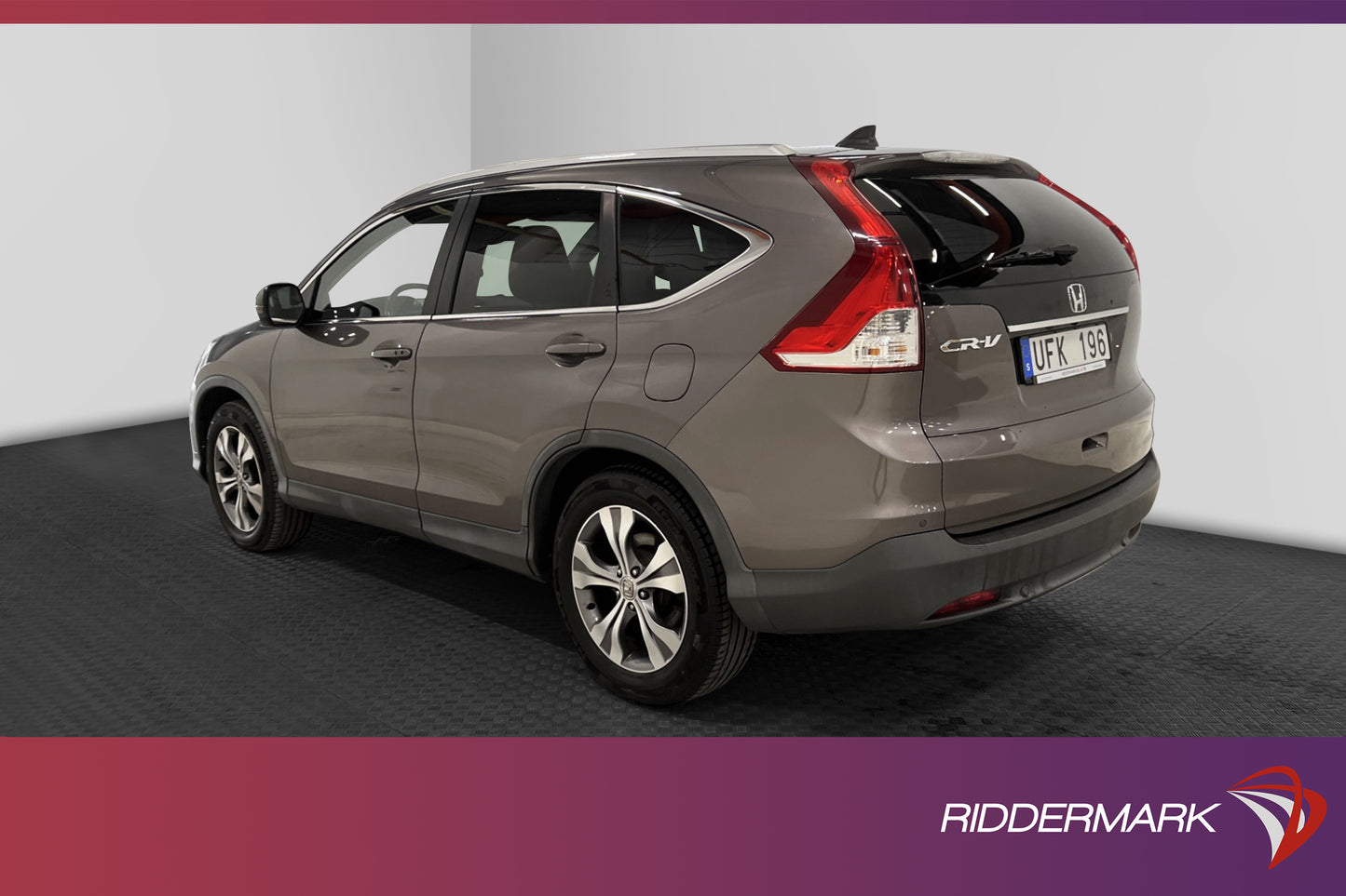 Honda CR-V 2.0 4WD 155hk Executive Pano Kamera Skinn Välserv