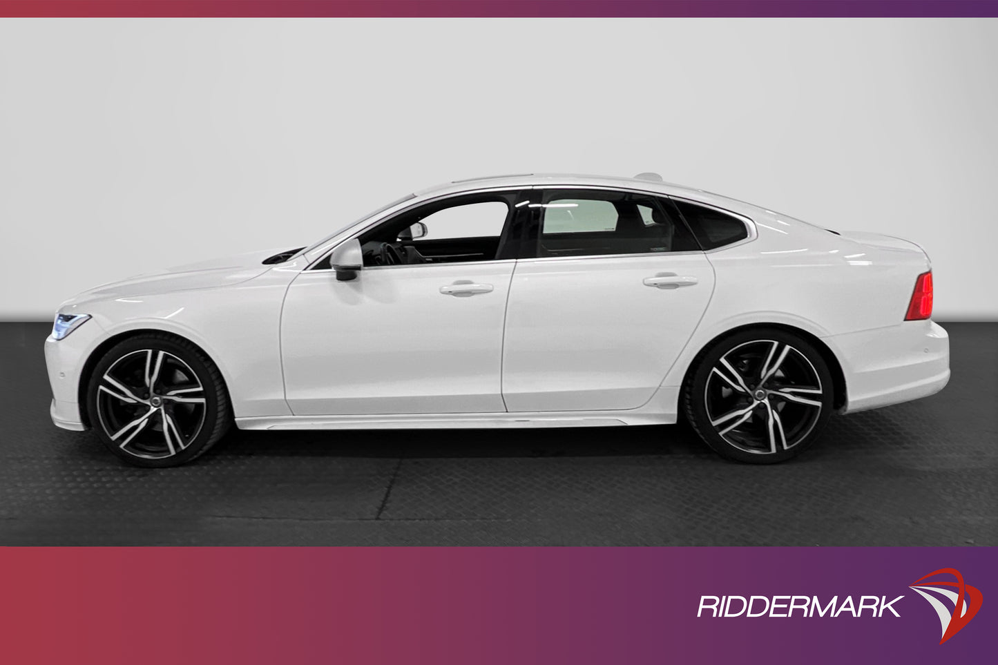 Volvo S90 D5 AWD R-Design VOC D-värme HUD B&W T-lucka 360°