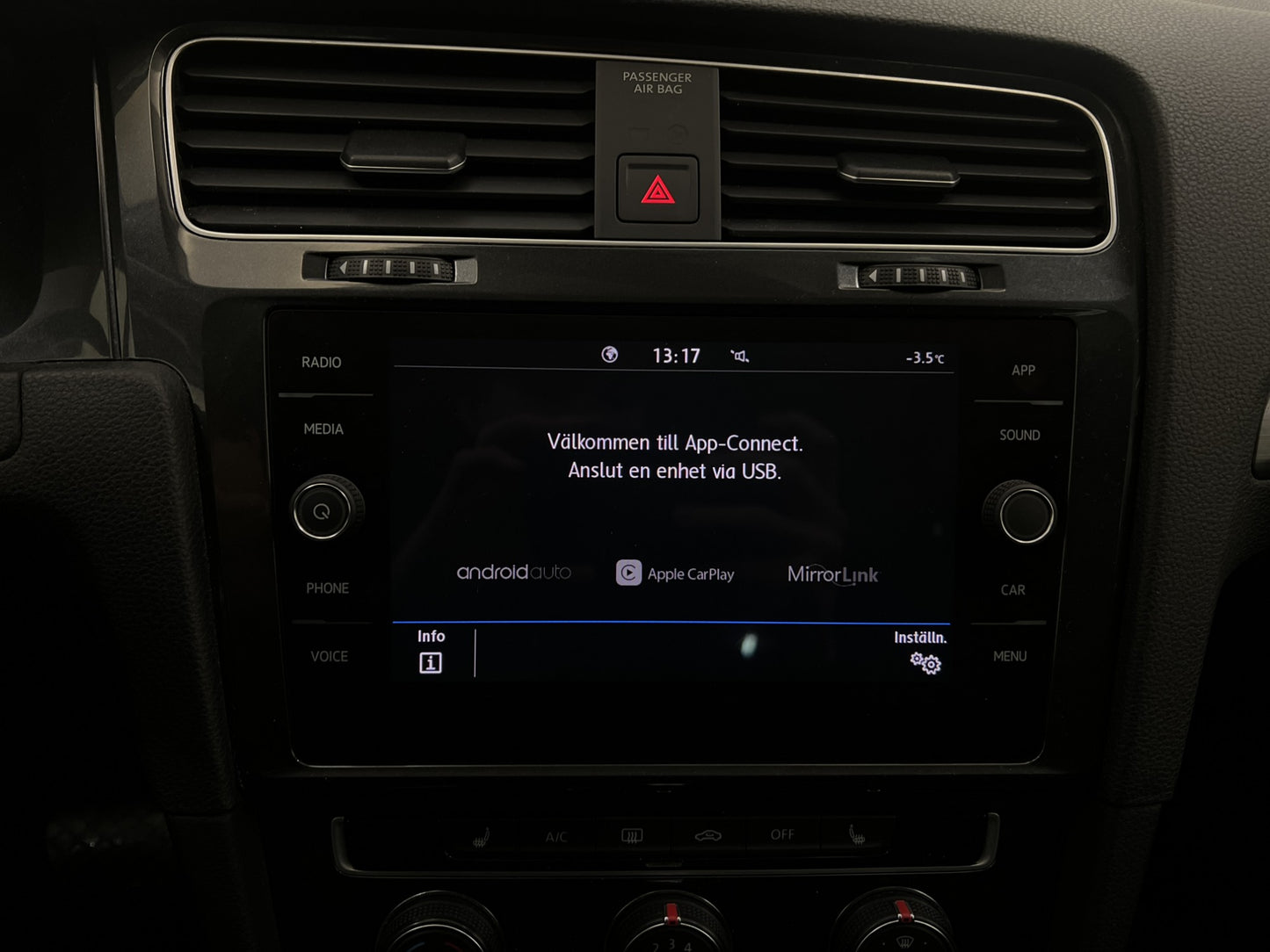 Volkswagen Golf 1.0 TSI 115hk Kamera Carplay Drag Välservad