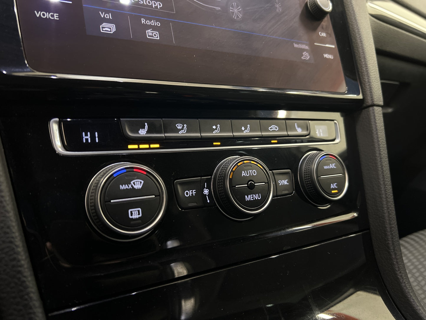 Volkswagen Golf TSI 150hk R-Line Carplay Sensorer Välservad